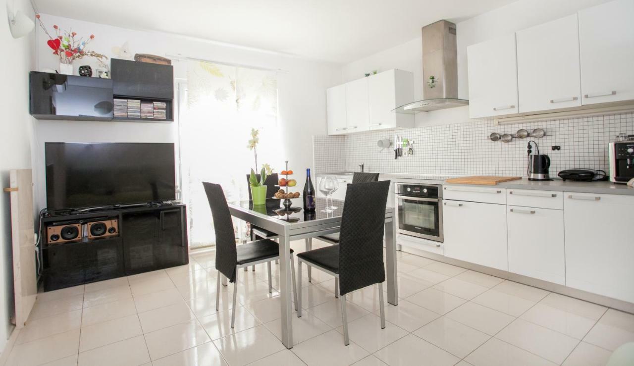 Apartment Nina , Bacvice Beach Split Extérieur photo